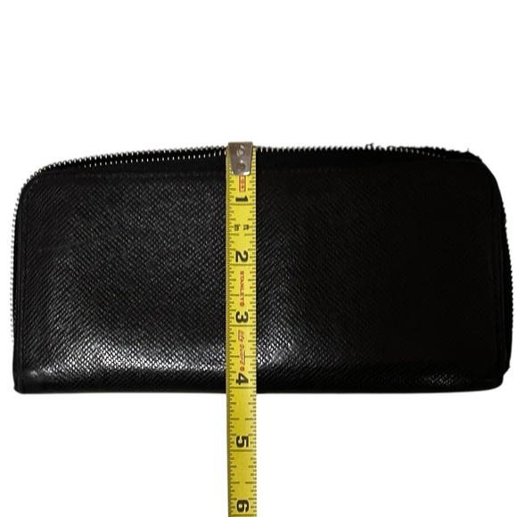 Louis Vuitton Taiga Leather, Black *REHAB* Wallet, broken zippers - Picture 7 of 11